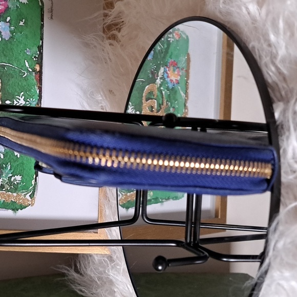 Salvatore Ferragamo Vara Long Zip EUC - Picture 10 of 17